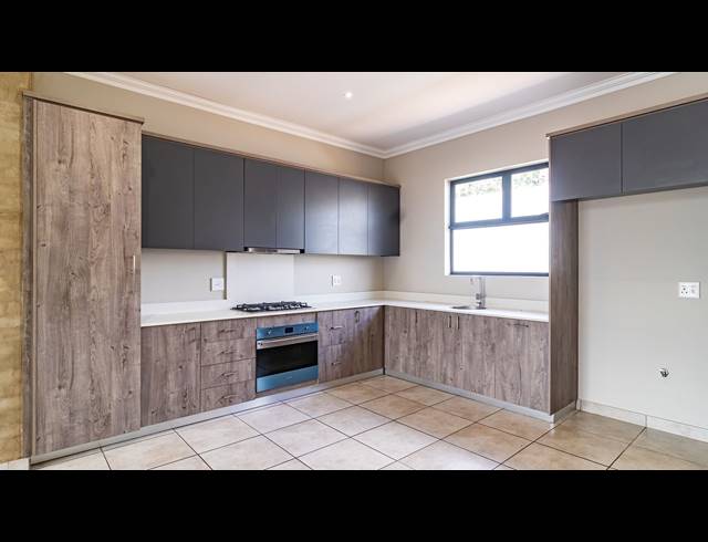 3 BEDROOM SIMPLEX FOR SALE IN SIX FOUNTAINS RESIDENTIAL ESTATE
